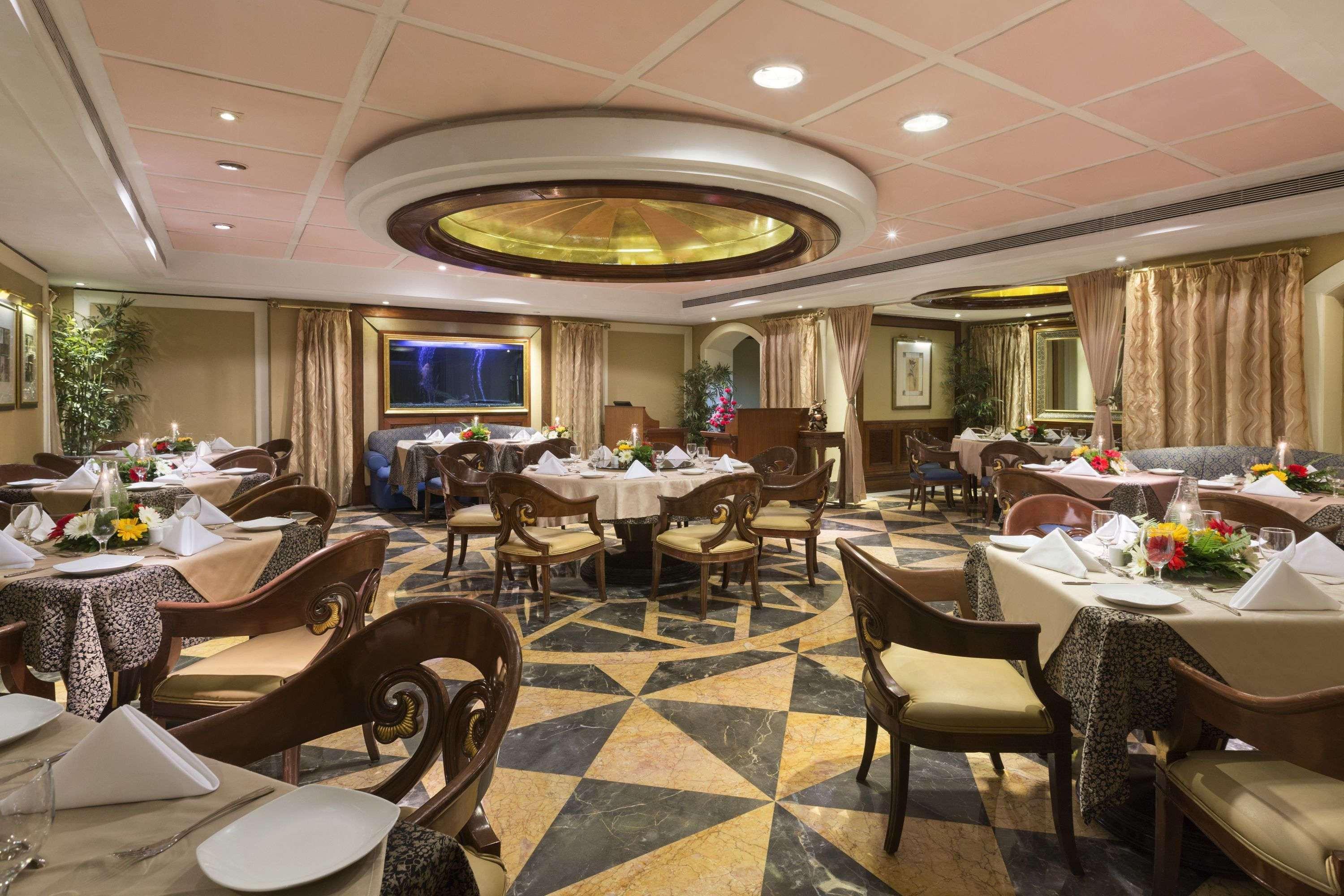 Hotel Ramada Plaza By Wyndham Palm Grove Mumbai Exterior foto The restaurant