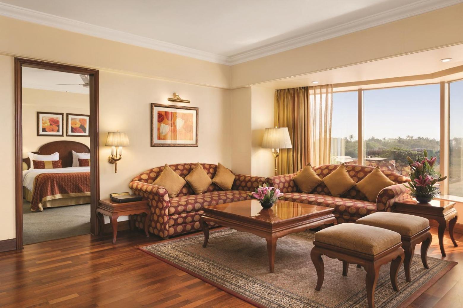 Hotel Ramada Plaza By Wyndham Palm Grove Mumbai Exterior foto
